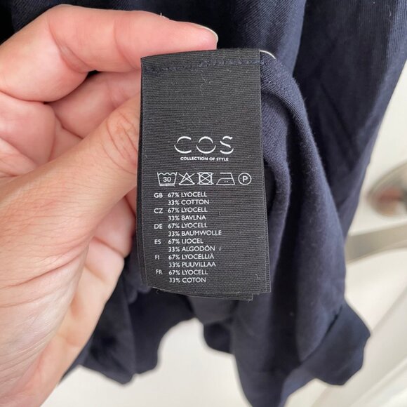 COS dress with cape - Picture 4 of 4